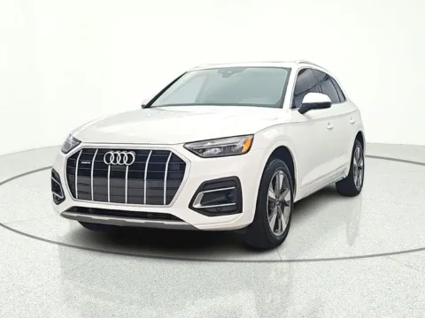 Photos of 2022 Audi Q5 40 Premium Plus for sale in Gurnee, IL at CarWise Gurnee
