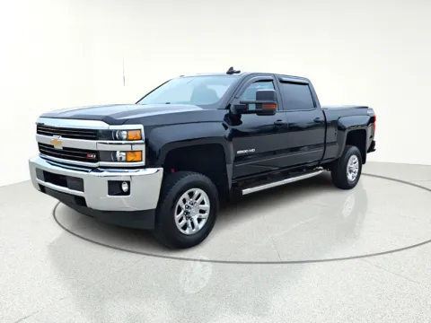 More photos of 2017 Chevrolet Silverado 2500HD LT at CarWise Gurnee, IL