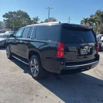 Photos of 2019 Chevrolet Suburban Premier for sale in Gurnee, IL at CarWise Gurnee