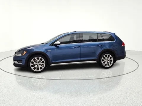 More photos of 2017 Volkswagen Golf Alltrack TSI SEL at CarWise Gurnee, IL