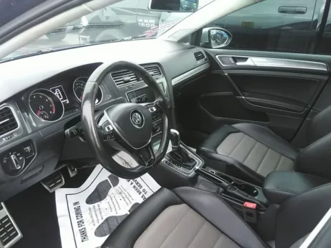 Another view of 2017 Volkswagen Golf Alltrack TSI SEL for sale in Gurnee, IL at CarWise Gurnee