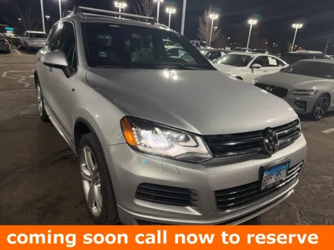 Silver 2014 Volkswagen Touareg 3.6L for sale in Gurnee, IL