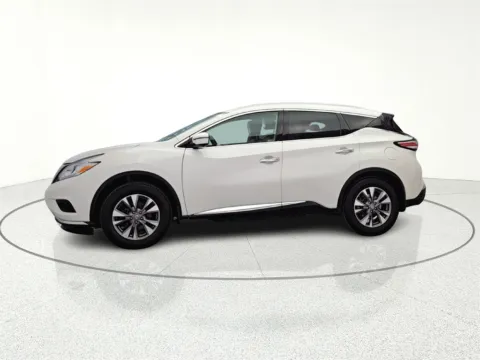 More photos of 2017 Nissan Murano SL at CarWise Gurnee, IL
