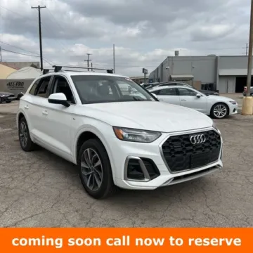 Blue 2023 Audi Q5 45 S line Premium for sale in Gurnee, IL