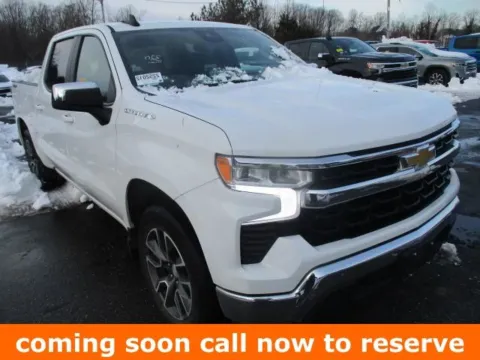 White 2022 Chevrolet Silverado 1500 LT for sale in Gurnee, IL