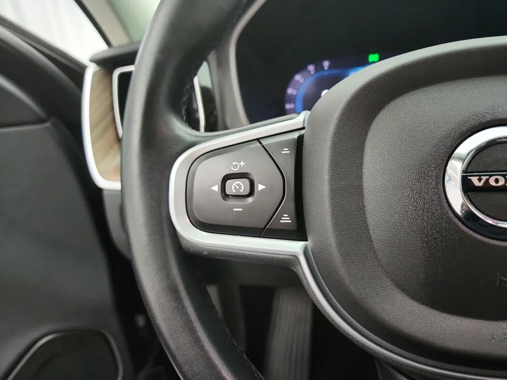 2022 Volvo XC60 Momentum - Photo 24