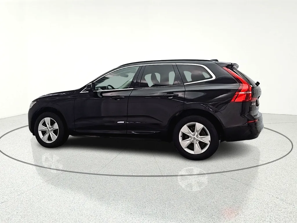 2022 Volvo XC60 Momentum - Photo 6