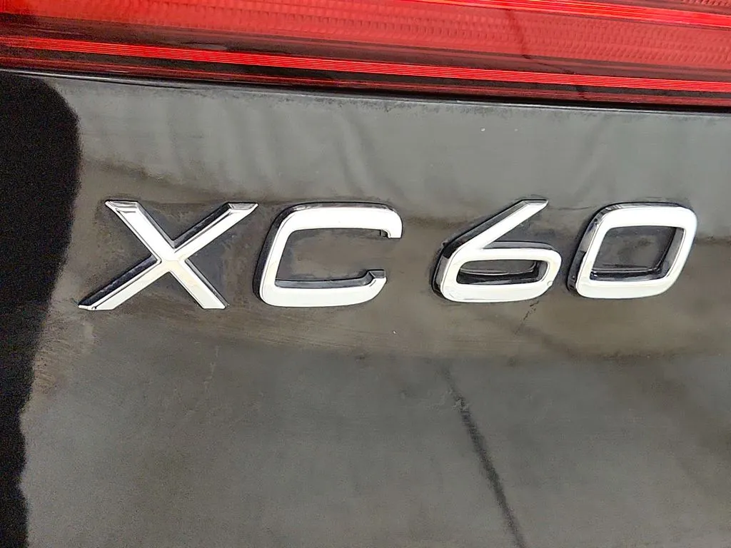 2022 Volvo XC60 Momentum - Photo 39
