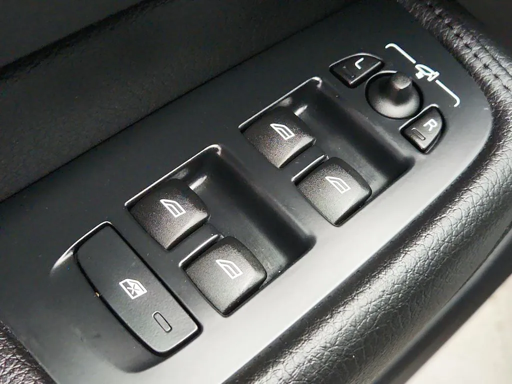 2022 Volvo XC60 Momentum - Photo 27
