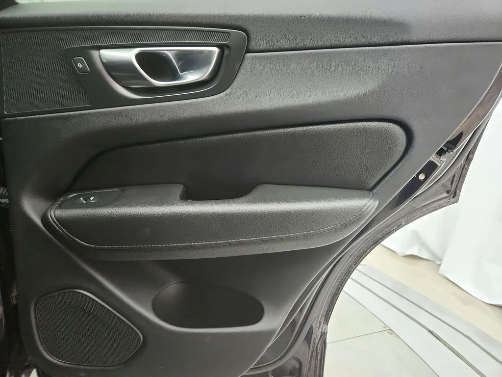 2022 Volvo XC60 Momentum - Photo 35