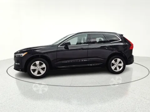 More photos of 2022 Volvo XC60 B5 Momentum at CarWise Gurnee, IL