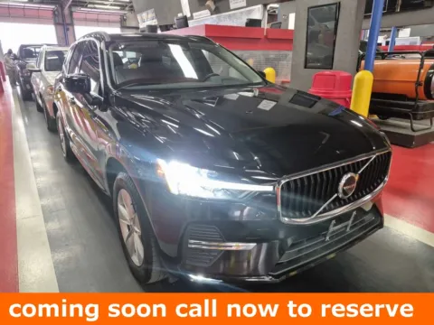 Black 2022 Volvo XC60 B5 Momentum for sale in Gurnee, IL
