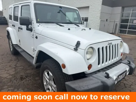 White 2011 Jeep Wrangler Unlimited Sahara for sale in Gurnee, IL