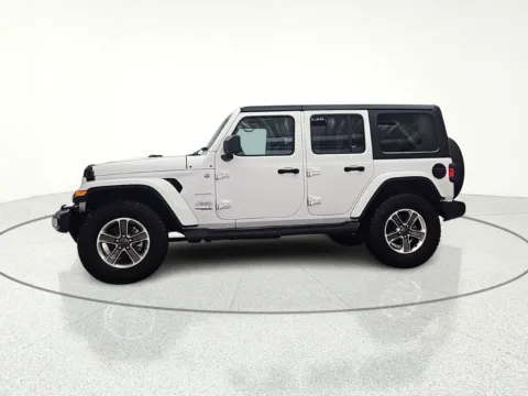 More photos of 2022 Jeep Wrangler Unlimited Sahara at CarWise Gurnee, IL