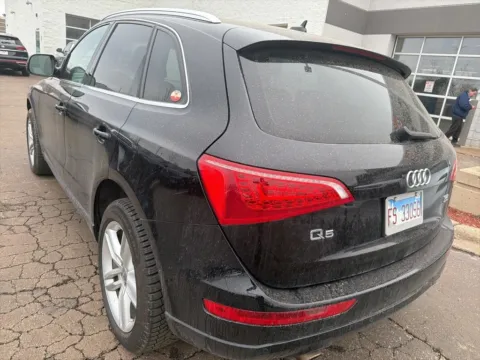 Photos of 2009 Audi Q5 3.2 Premium for sale in Gurnee, IL at CarWise Gurnee