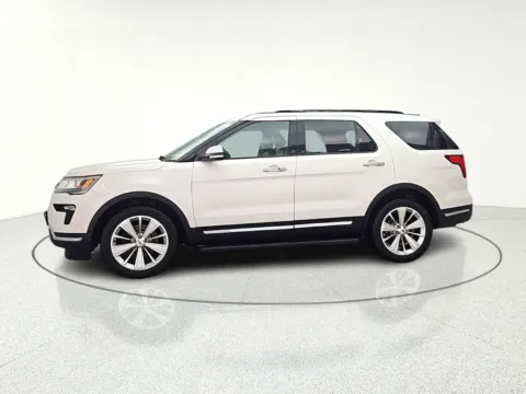 More photos of 2019 Ford Explorer Limited at CarWise Gurnee, IL