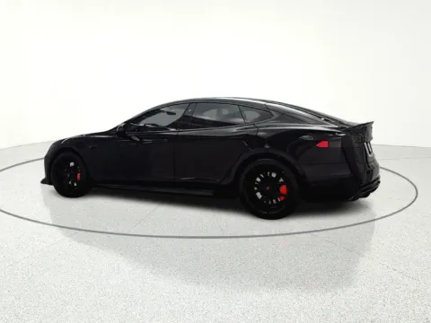 More photos of 2018 Tesla Model S 75D at CarWise Gurnee, IL