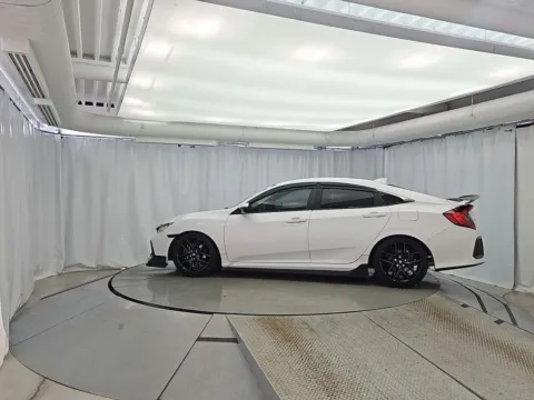 More photos of 2019 Honda Civic Si at CarWise Gurnee, IL