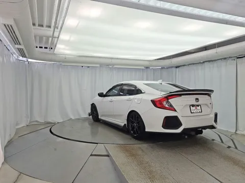 More photos of 2019 Honda Civic Si at CarWise Gurnee, IL