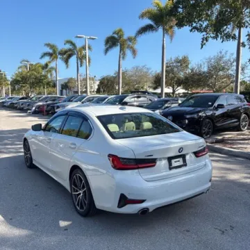 Photos of 2020 BMW 3 Series 330i xDrive for sale in Gurnee, IL at CarWise Gurnee