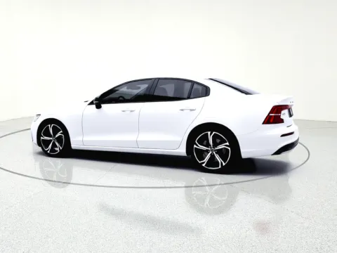 More photos of 2024 Volvo S60 B5 Plus Dark Theme at CarWise Gurnee, IL