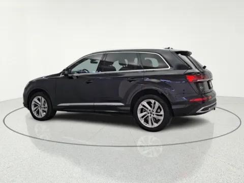 More photos of 2021 Audi Q7 55 Premium Plus at CarWise Gurnee, IL