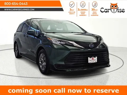 Green 2022 Toyota Sienna LE for sale in Gurnee, IL