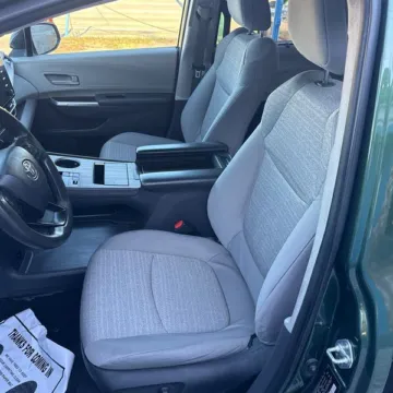 Another view of 2022 Toyota Sienna LE for sale in Gurnee, IL at CarWise Gurnee