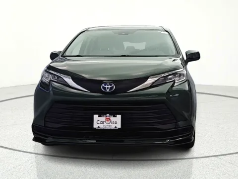 Photos of 2022 Toyota Sienna LE for sale in Gurnee, IL at CarWise Gurnee