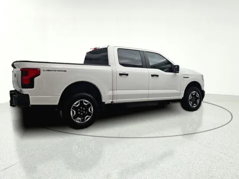 More photos of 2022 Ford F-150 Lightning Pro at CarWise Gurnee, IL