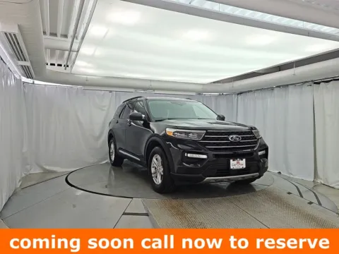 Black 2023 Ford Explorer XLT for sale in Gurnee, IL