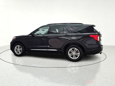 More photos of 2023 Ford Explorer XLT at CarWise Gurnee, IL