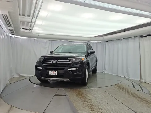 Photos of 2023 Ford Explorer XLT for sale in Gurnee, IL at CarWise Gurnee