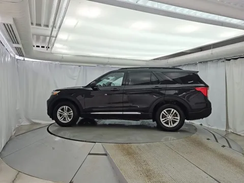 More photos of 2023 Ford Explorer XLT at CarWise Gurnee, IL