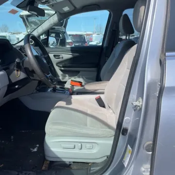 Photos of 2019 Honda Pilot EX for sale in Gurnee, IL at CarWise Gurnee