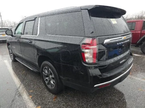 Photos of 2021 Chevrolet Suburban LS for sale in Gurnee, IL at CarWise Gurnee