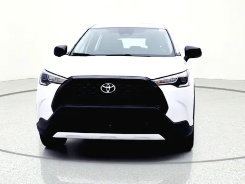 Photos of 2023 Toyota Corolla Cross L for sale in Gurnee, IL at CarWise Gurnee