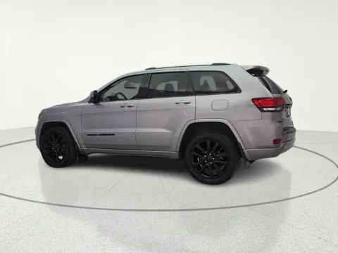 More photos of 2020 Jeep Grand Cherokee Altitude at CarWise Gurnee, IL