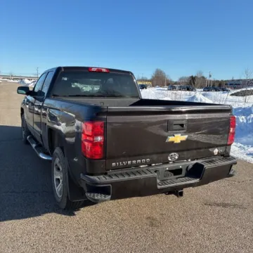 Photos of 2018 Chevrolet Silverado 1500 LT for sale in Gurnee, IL at CarWise Gurnee