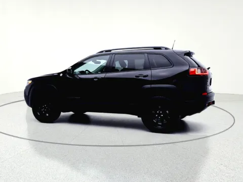 More photos of 2022 Jeep Cherokee Trailhawk at CarWise Gurnee, IL