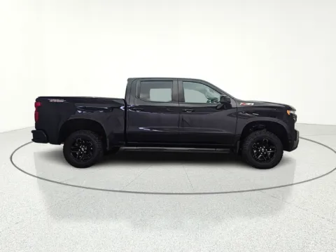 Another view of 2021 Chevrolet Silverado 1500 LT Trail Boss for sale in Gurnee, IL at CarWise Gurnee