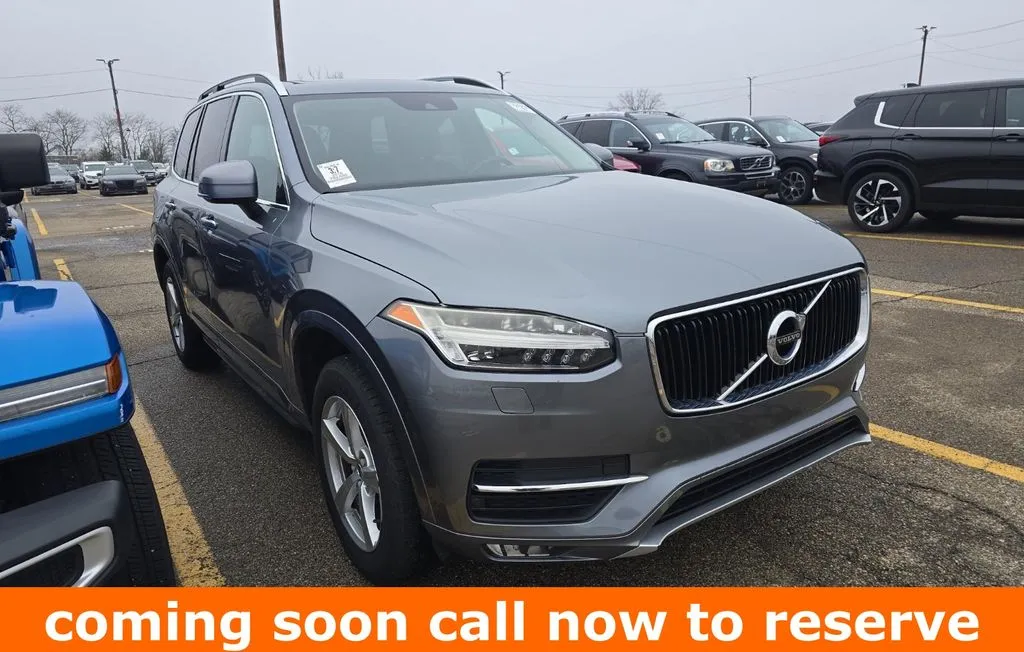 Gray 2016 Volvo XC90 T5 Momentum for sale in Gurnee, IL