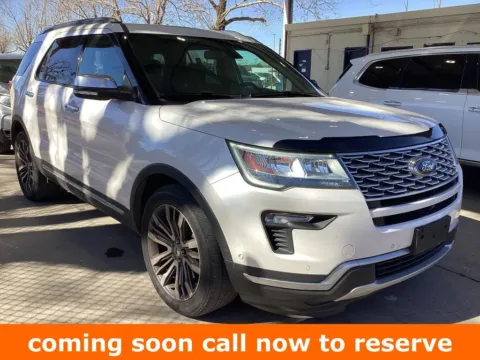 White 2018 Ford Explorer Platinum for sale in Gurnee, IL