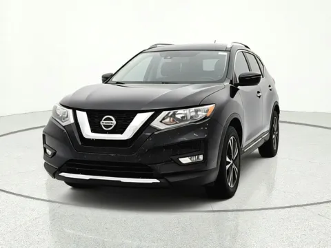 Photos of 2018 Nissan Rogue SL for sale in Gurnee, IL at CarWise Gurnee