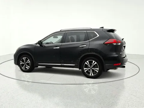 More photos of 2018 Nissan Rogue SL at CarWise Gurnee, IL