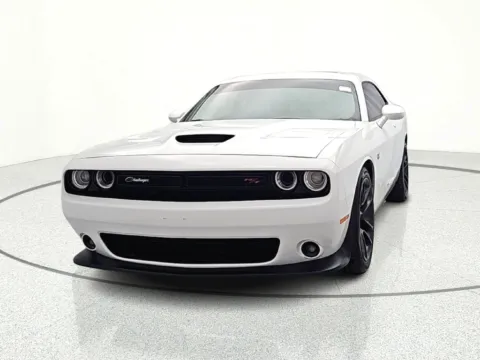 More photos of 2021 Dodge Challenger R/T Scat Pack at CarWise Gurnee, IL