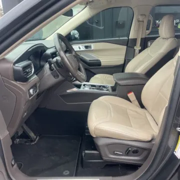 Another view of 2020 Ford Explorer Platinum for sale in Gurnee, IL at CarWise Gurnee