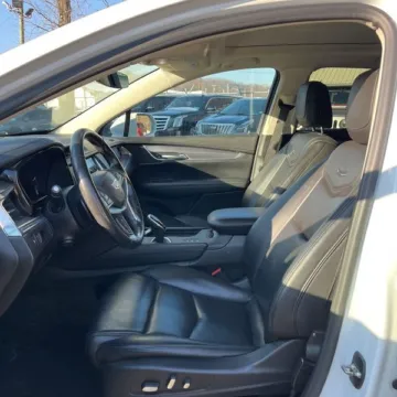 Another view of 2019 Cadillac XT5 Premium Luxury for sale in Gurnee, IL at CarWise Gurnee