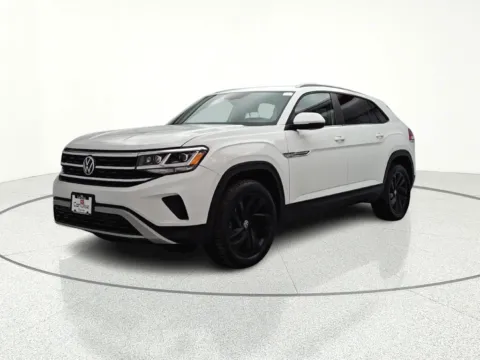 Another view of 2021 Volkswagen Atlas Cross Sport 2.0T SE w/Technology for sale in Gurnee, IL at CarWise Gurnee