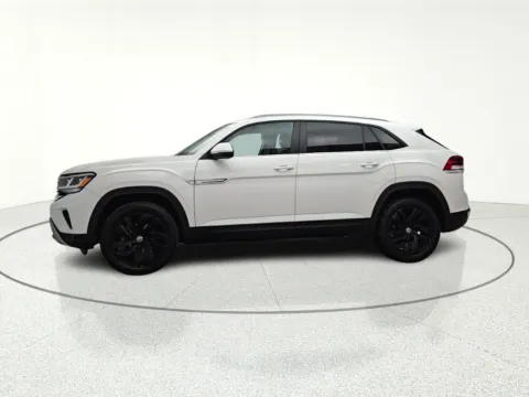 More photos of 2021 Volkswagen Atlas Cross Sport 2.0T SE w/Technology at CarWise Gurnee, IL